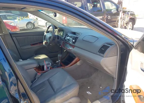 2003 Toyota Camry Xle z USA, uszkodzony, nr VIN 4T1BE30K03U232362